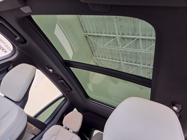 New 2026 Volvo XC90 B6 Plus w/ Protection Package Premier AWD/4WD image 9