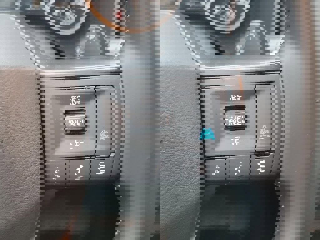 Certified 2025 Nissan Rogue SV image 15