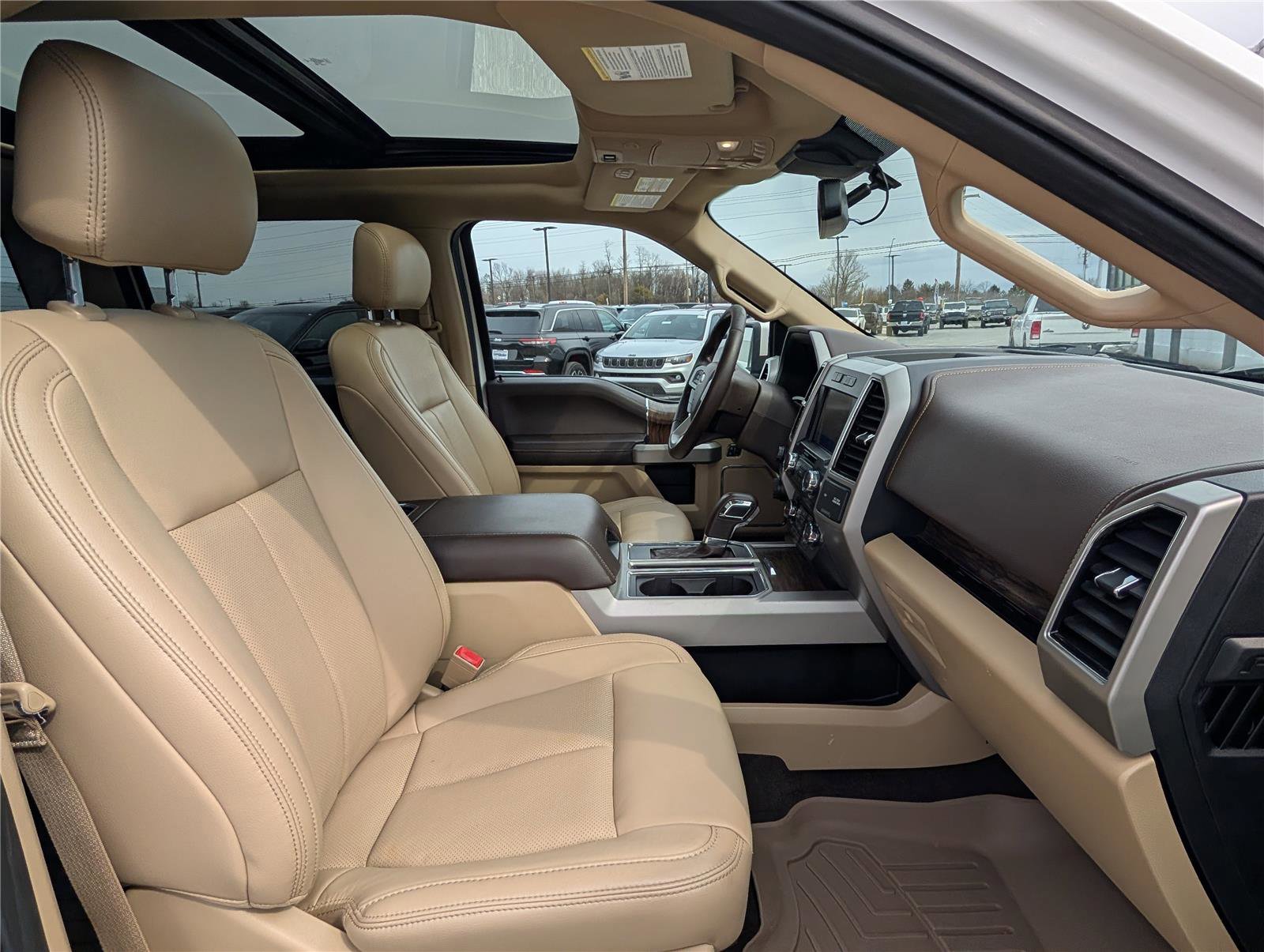 Used 2019 Ford F150 Lariat w/ Equipment Group 501A Mid image 10