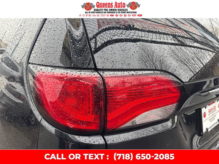 Used 2019 Chrysler Pacifica Touring-L image 32