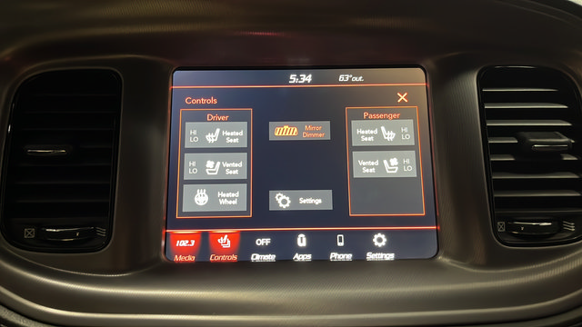 Used 2023 Dodge Charger R/T w/ Plus Group RWD image 28