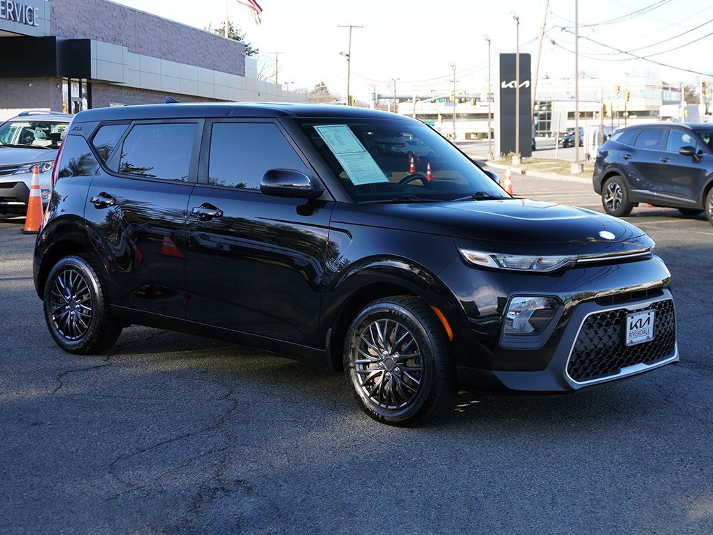 Used 2020 Kia Soul LX image 2