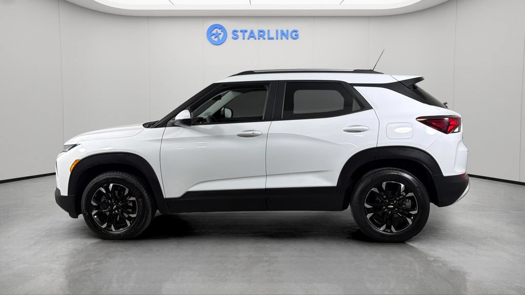 Used 2021 Chevrolet TrailBlazer LT w/ Convenience Package AWD/4WD image 3