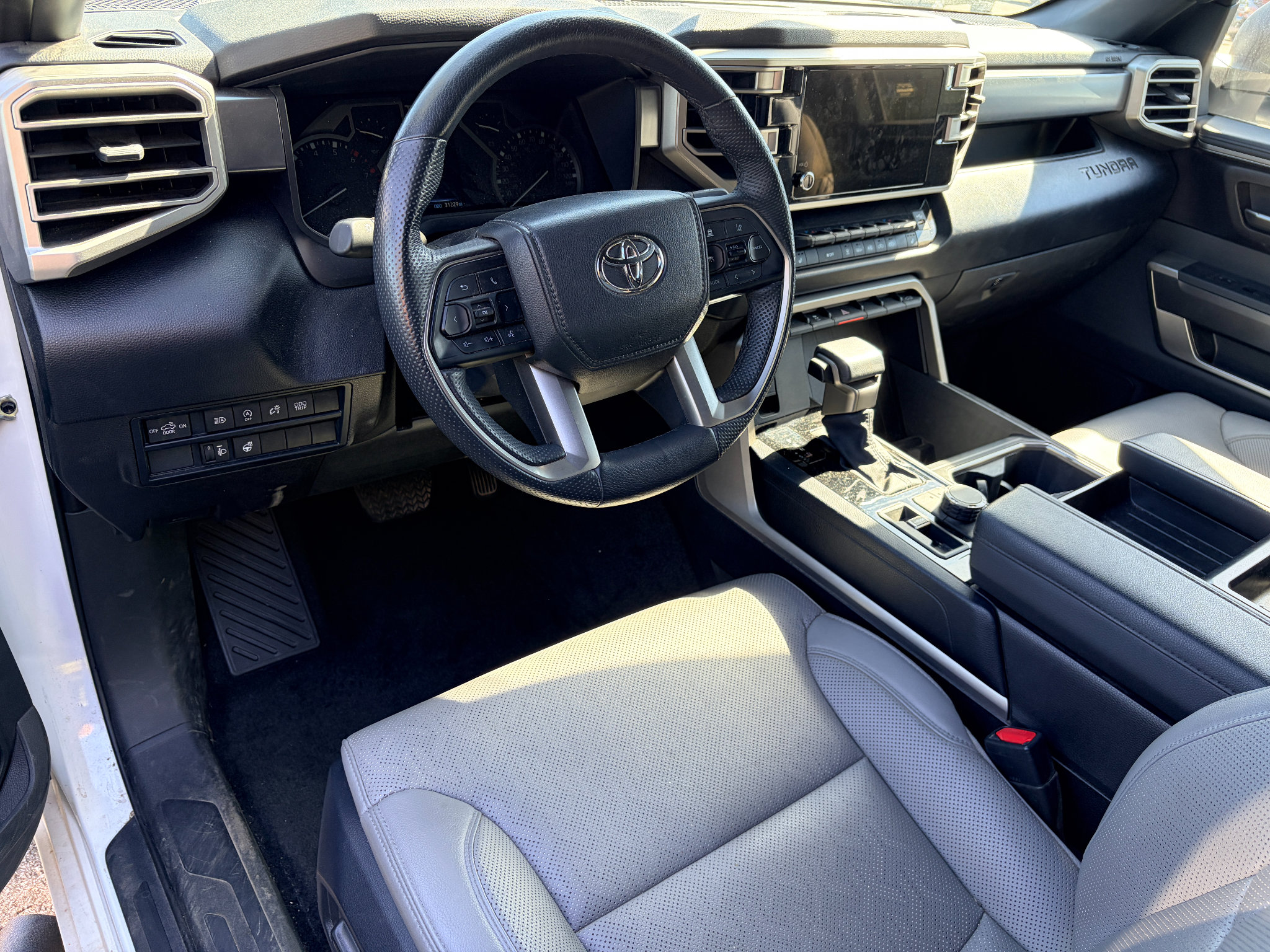 Used 2025 Toyota Tundra SR5 w/ SR5 Premium Package AWD/4WD image 8