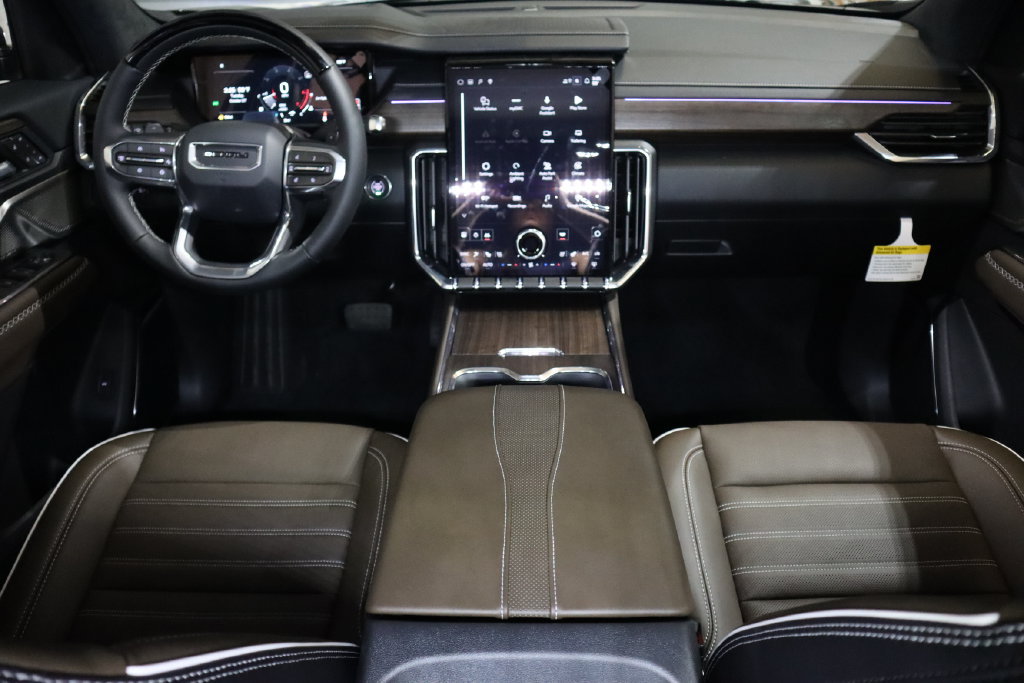 New 2027 GMC Acadia Denali Ultimate AWD/4WD image 3