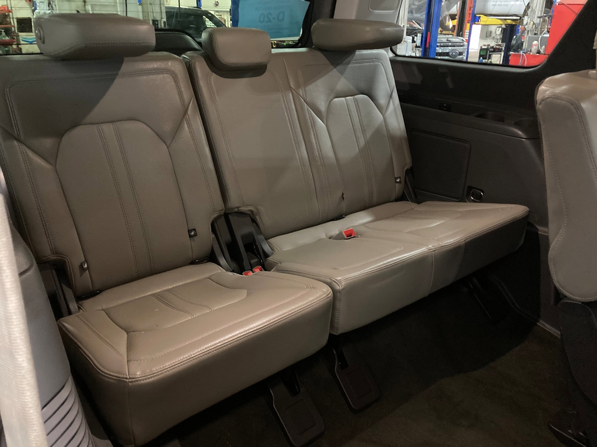 Used 2019 Ford Expedition Limited w/ Equipment Group 301A image 11