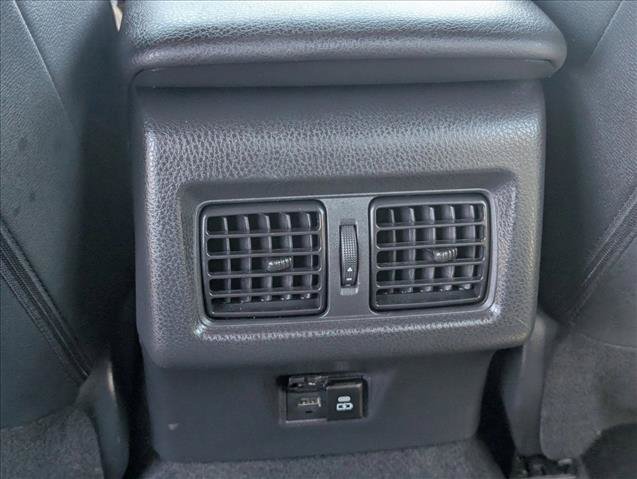 Used 2025 Toyota Camry SE w/ Convenience Package AWD/4WD image 15