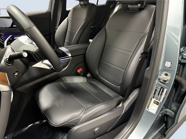 Used 2025 Mercedes-Benz GLC 350e 4MATIC w/ Driver Assistance Package image 30