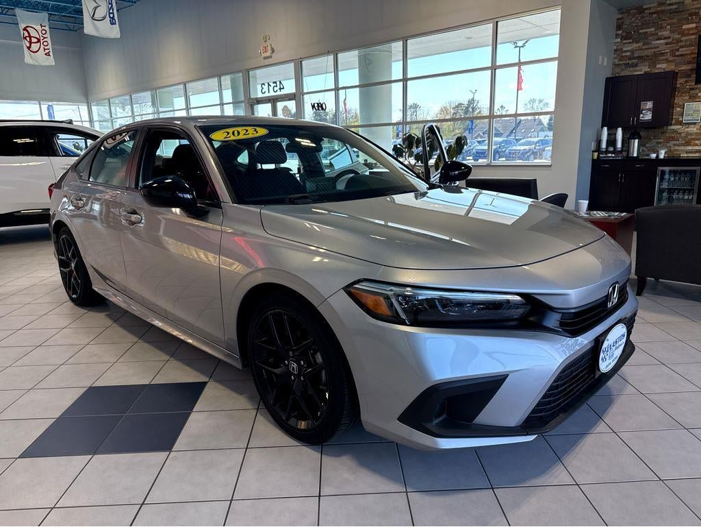 Used 2023 Honda Civic Sport image 1