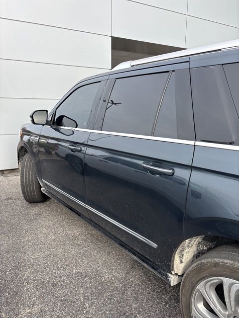 Used 2024 Lincoln Navigator L Reserve image 4