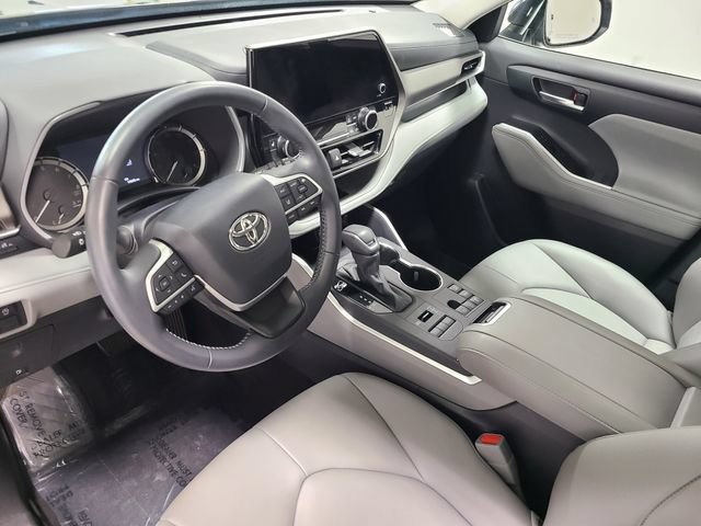 Certified 2026 Toyota Highlander XLE AWD/4WD image 27