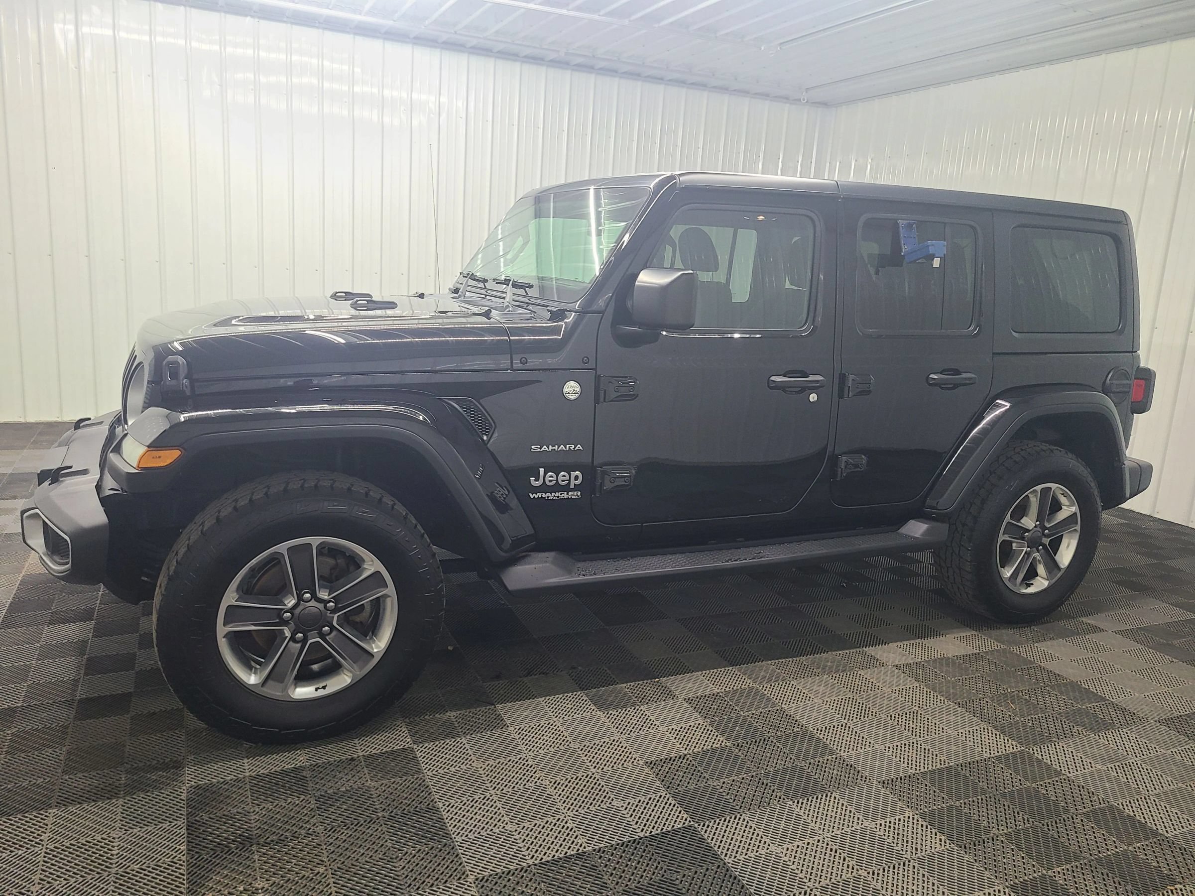 Used 2020 Jeep Wrangler Unlimited Sahara AWD/4WD image 8