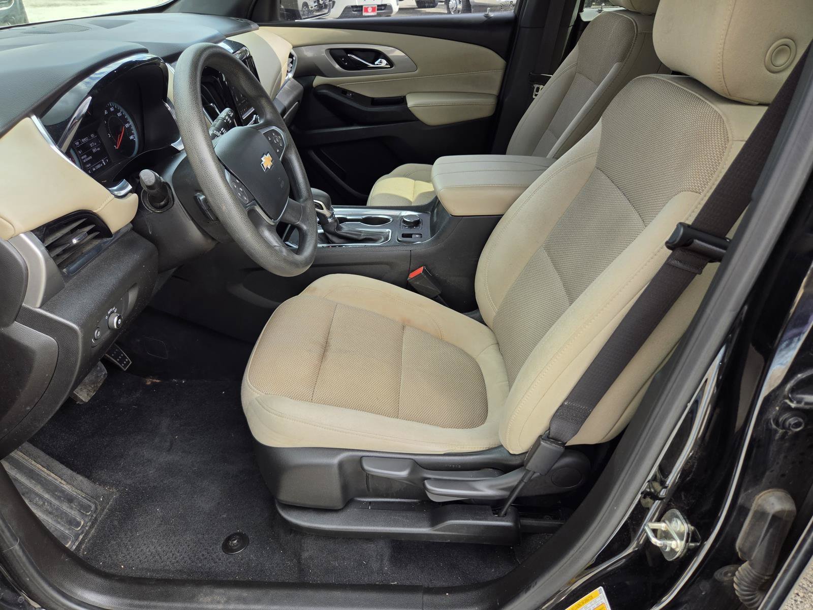 Used 2023 Chevrolet Traverse LS FWD image 21