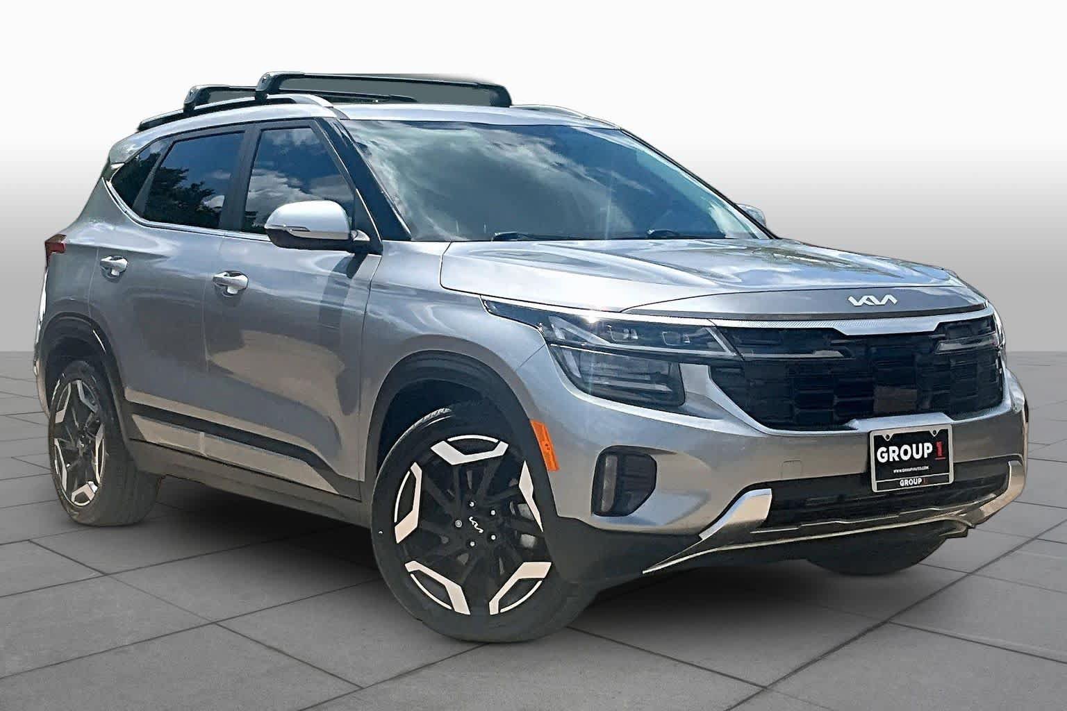 Certified 2025 Kia Seltos SX w/ SX Sunroof Package AWD/4WD image 3