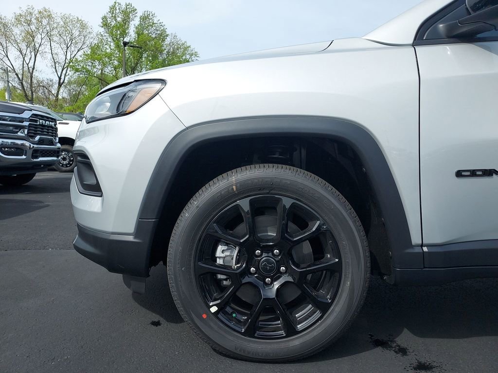 New 2026 Jeep Compass Latitude AWD/4WD image 16