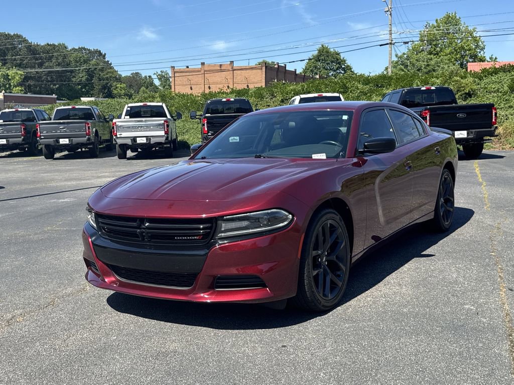Used 2021 Dodge Charger SXT w/ Blacktop Package RWD image 3