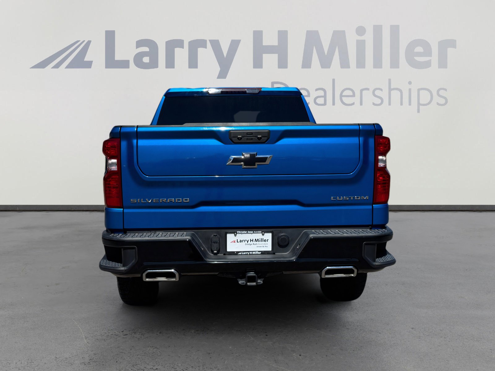 Used 2023 Chevrolet Silverado 1500 Custom Trail Boss AWD/4WD image 4