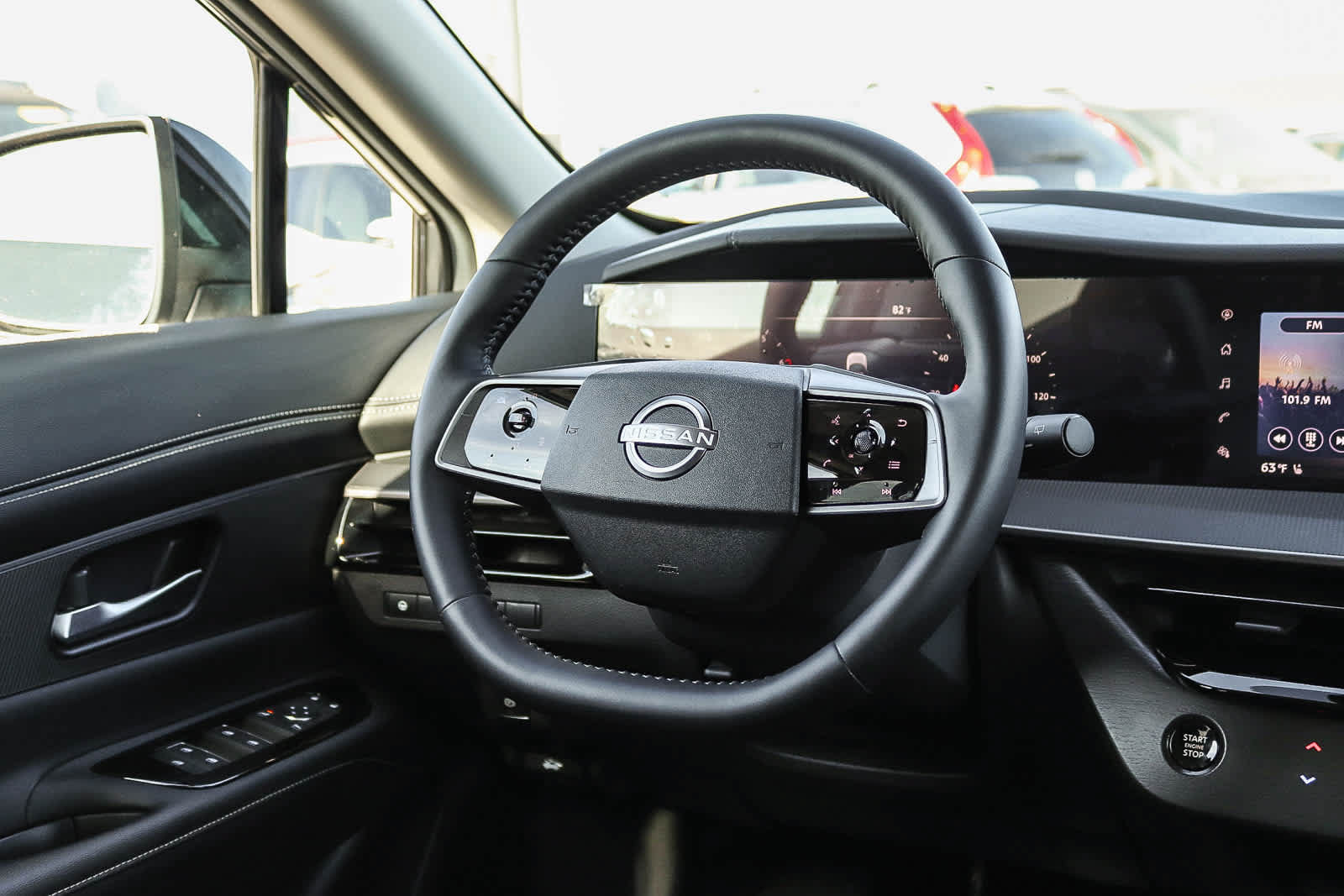 Used 2025 Nissan Murano SV AWD/4WD image 15