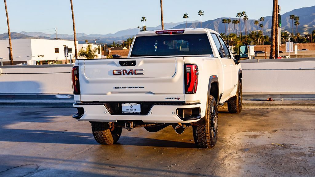 Used 2025 GMC Sierra 2500 AT4 image 9