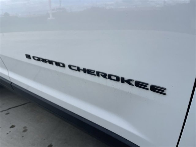 Used 2022 Jeep Grand Cherokee L Laredo image 31