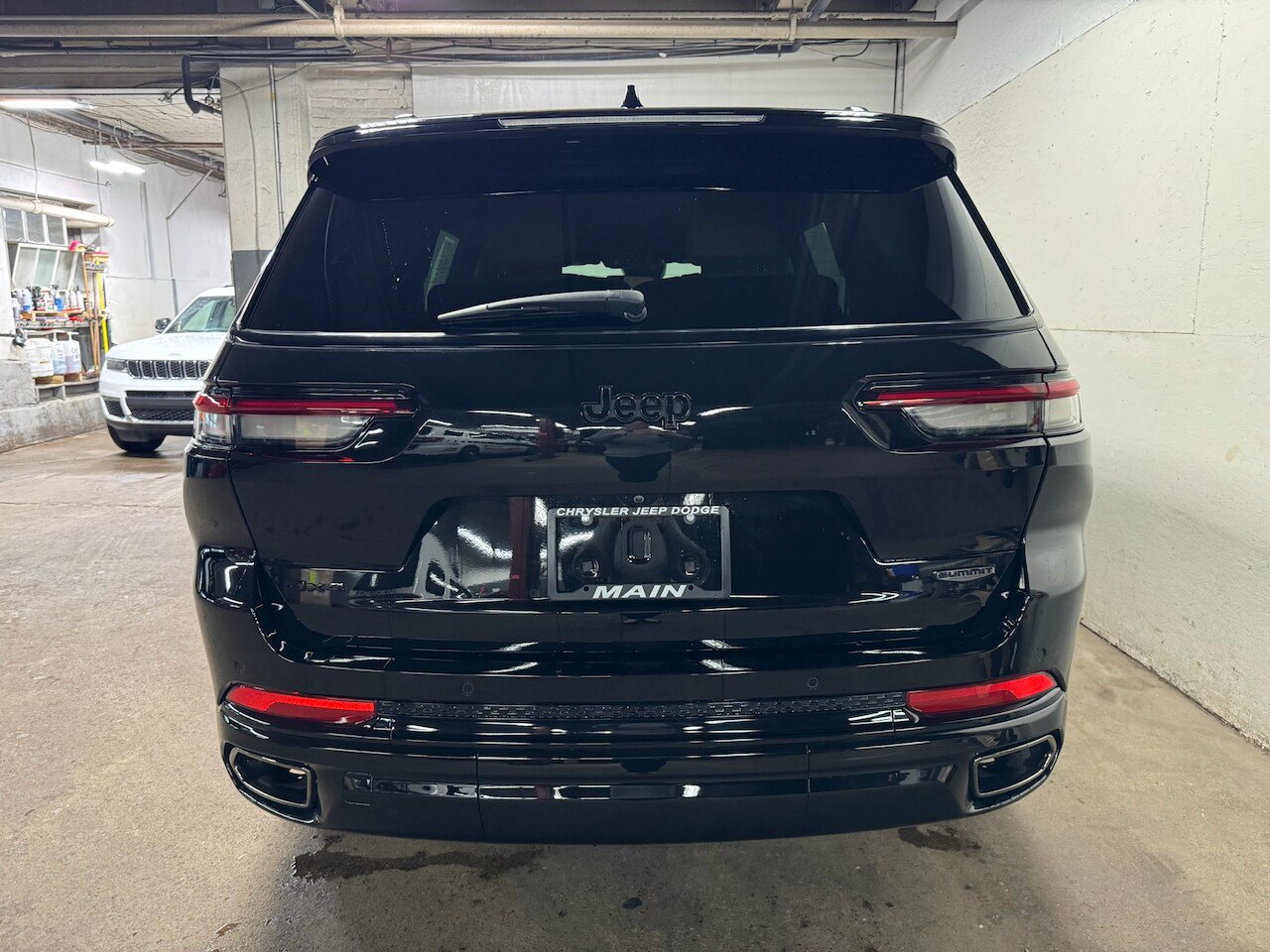 Used 2025 Jeep Grand Cherokee L Summit AWD/4WD image 11