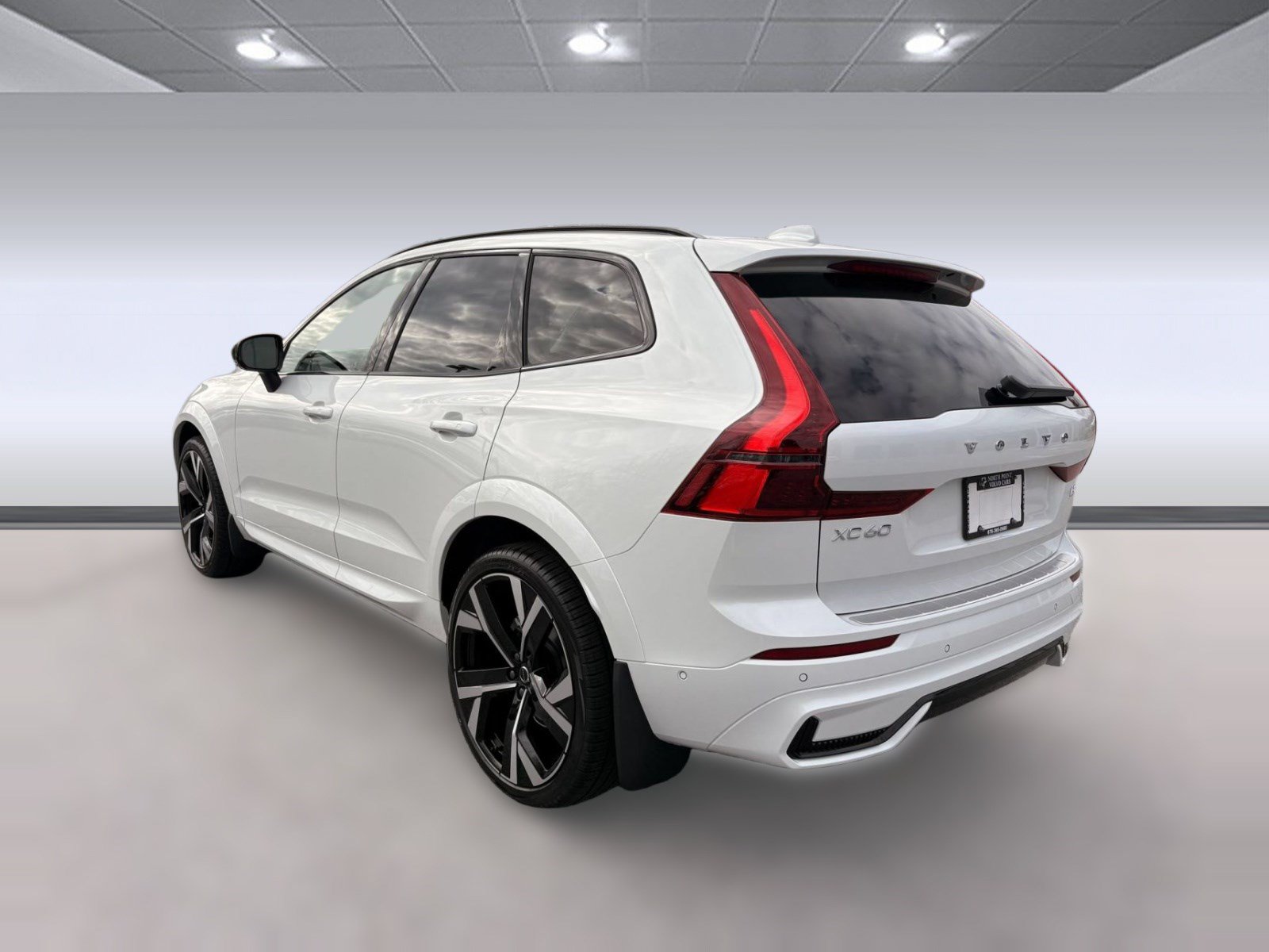 Certified 2026 Volvo XC60 B5 Ultra w/ Climate Package AWD/4WD image 3
