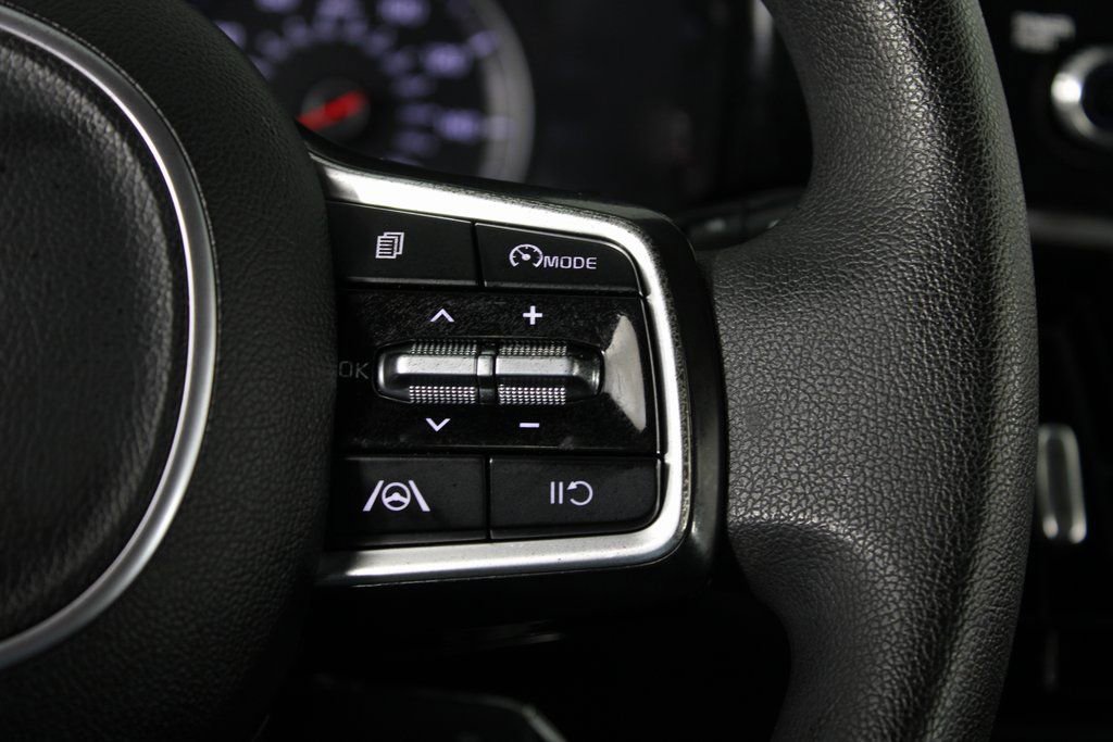 Used 2023 Kia Sorento LX image 23