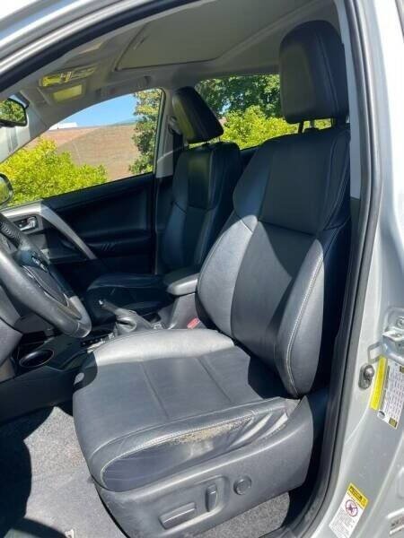 Used 2013 Toyota RAV4 Limited FWD image 11