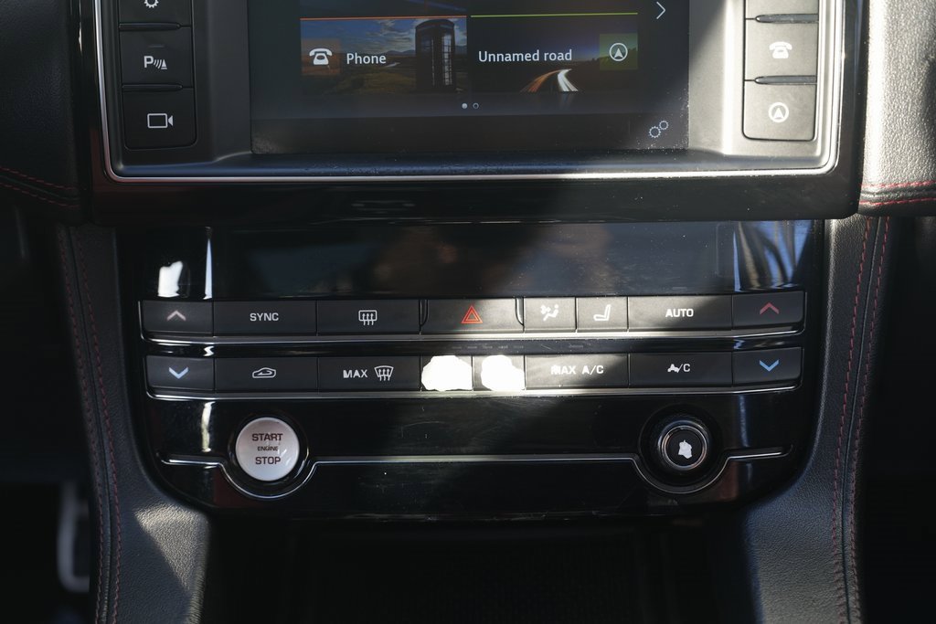 Used 2017 Jaguar F-PACE R-Sport image 43