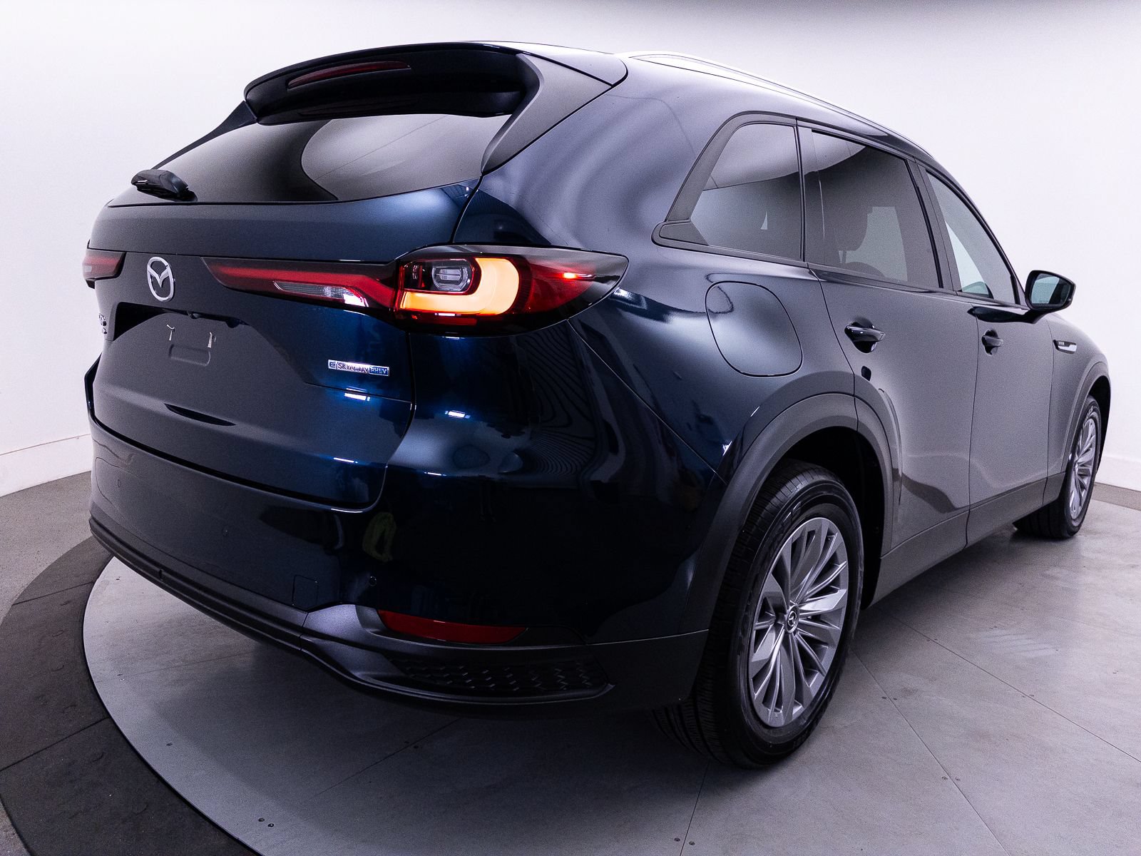 Used 2025 MAZDA CX-90 Plug-In Hybrid w/ Preferred AWD/4WD image 17