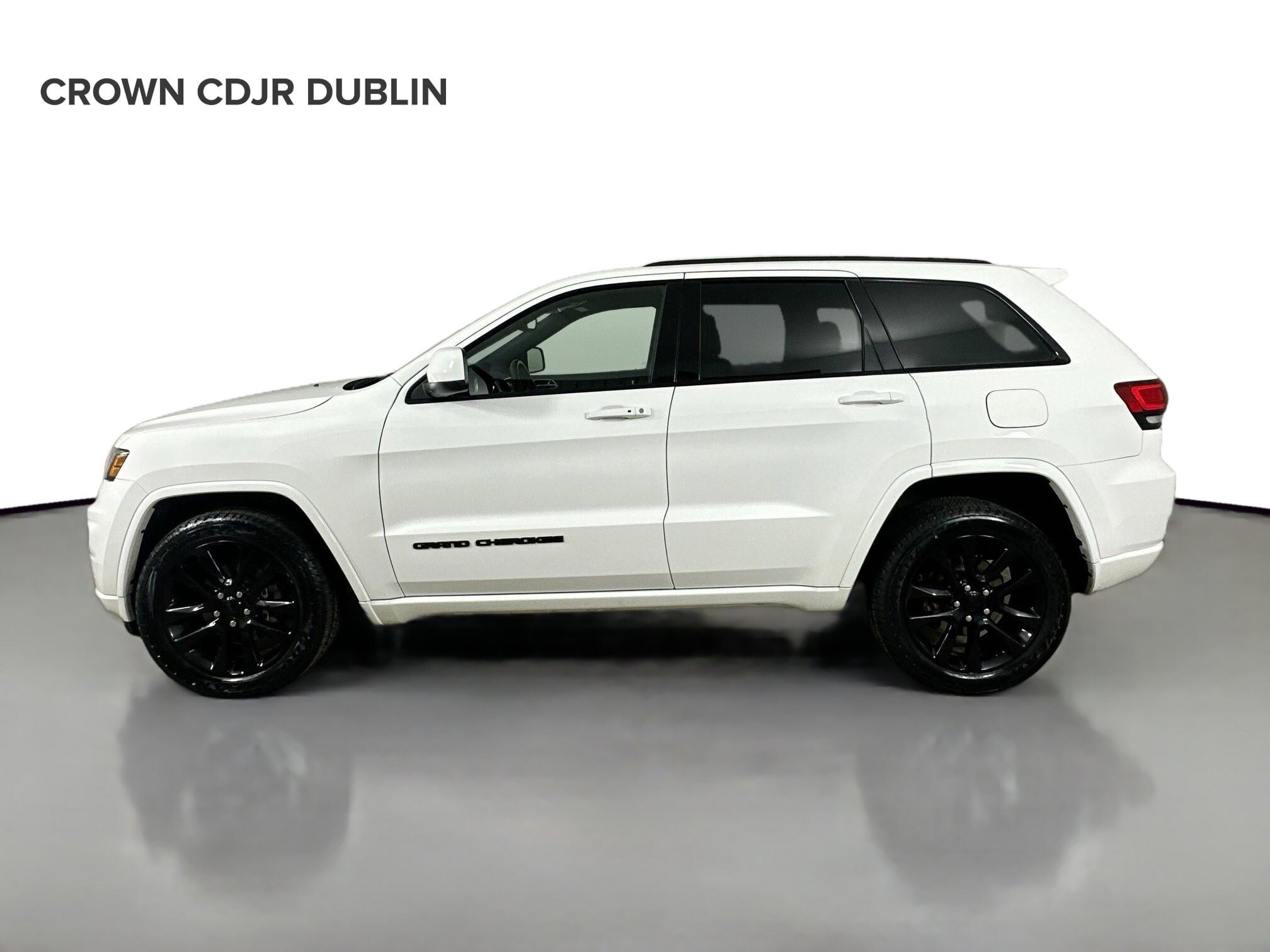 Used 2018 Jeep Grand Cherokee Altitude AWD/4WD image 8