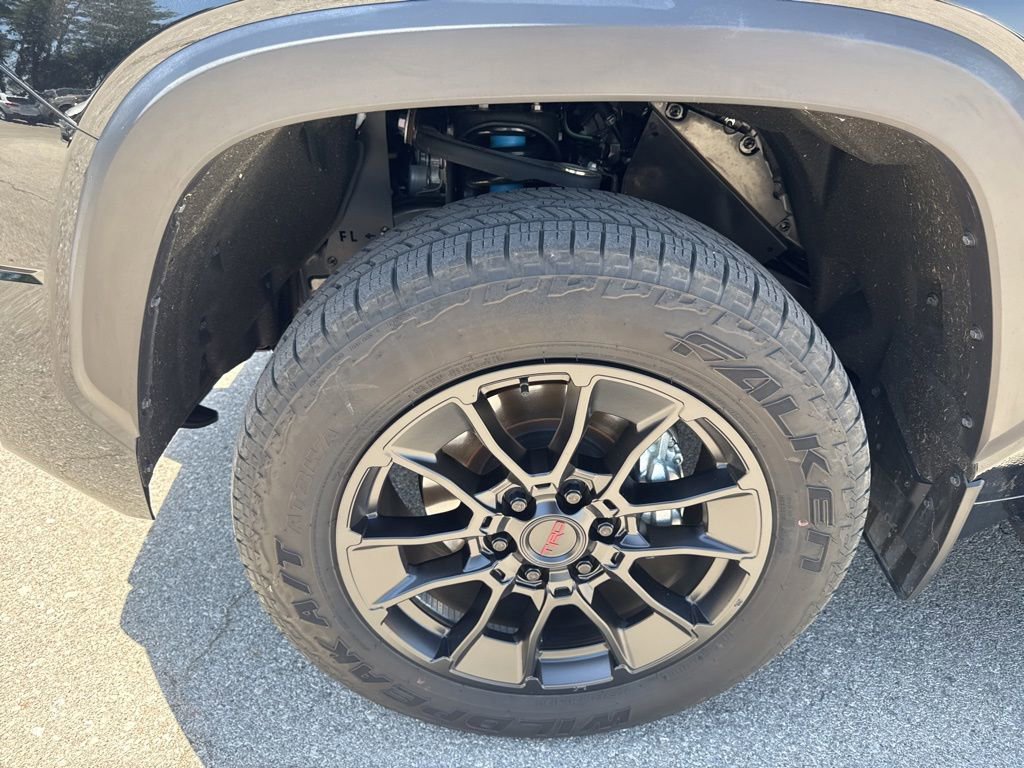 Used 2026 Toyota Tundra Limited w/ TRD Off-Road Package AWD/4WD image 5