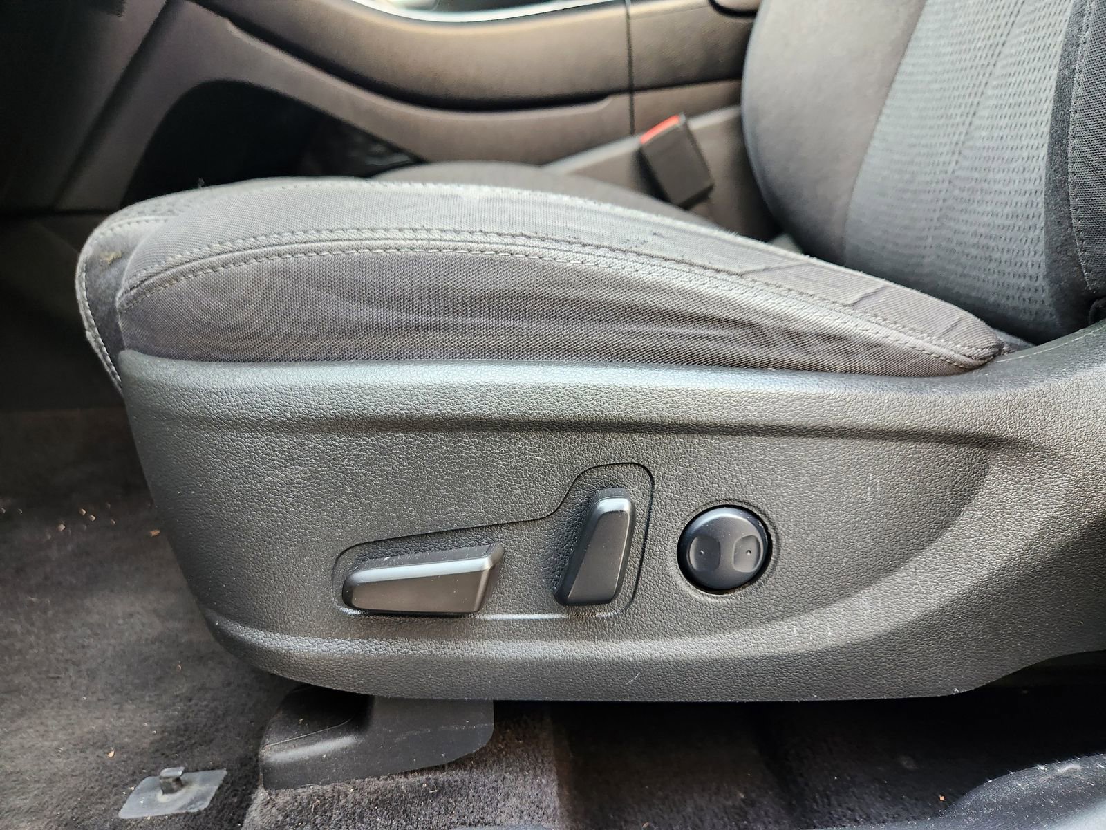 Used 2023 Hyundai Santa Fe SEL image 31