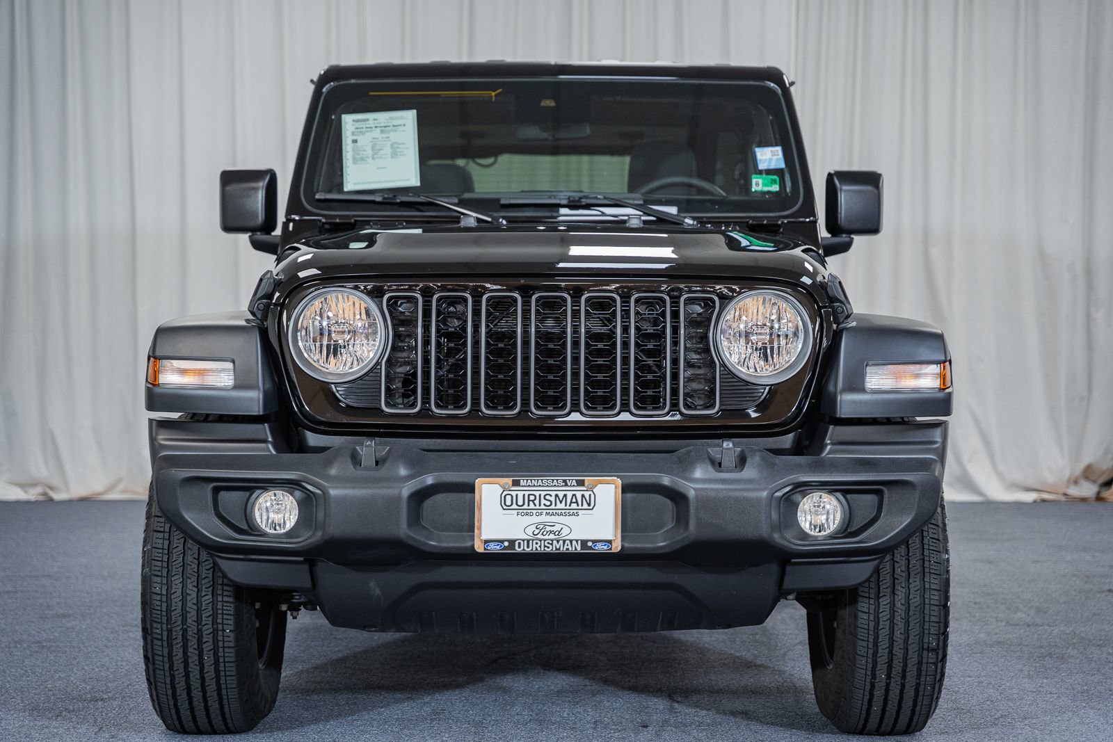 Used 2024 Jeep Wrangler Sport AWD/4WD image 2