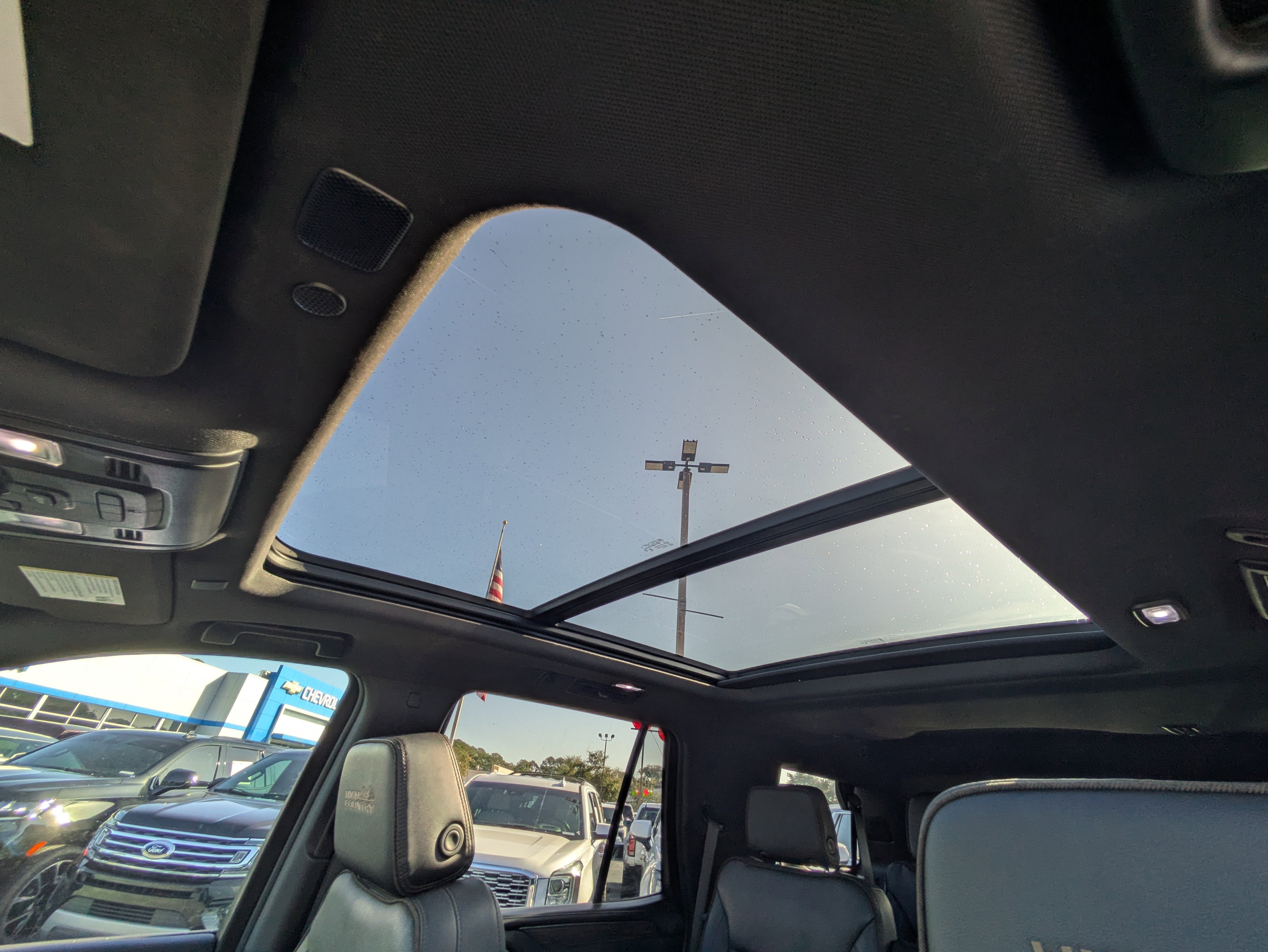 Used 2024 Chevrolet Tahoe High Country w/ Premium Package 2 image 15