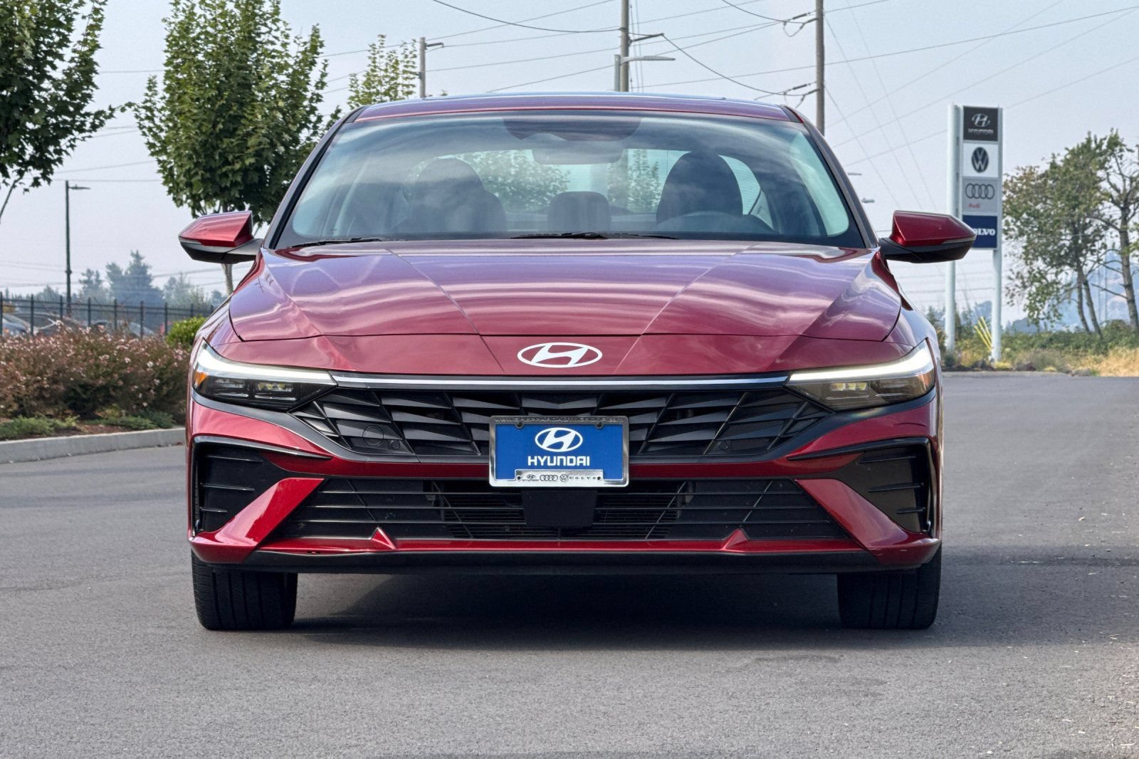 Used 2025 Hyundai Elantra Limited FWD image 8