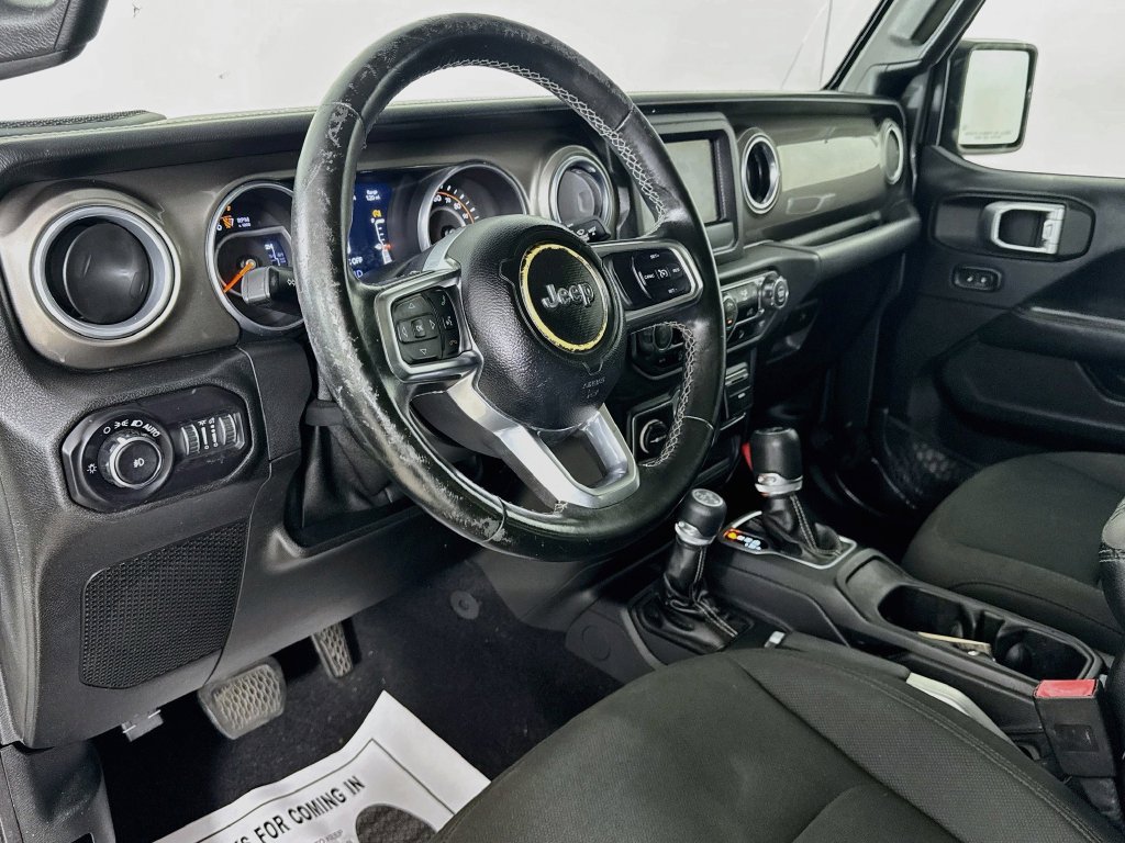 Used 2018 Jeep Wrangler Unlimited Sahara AWD/4WD image 11