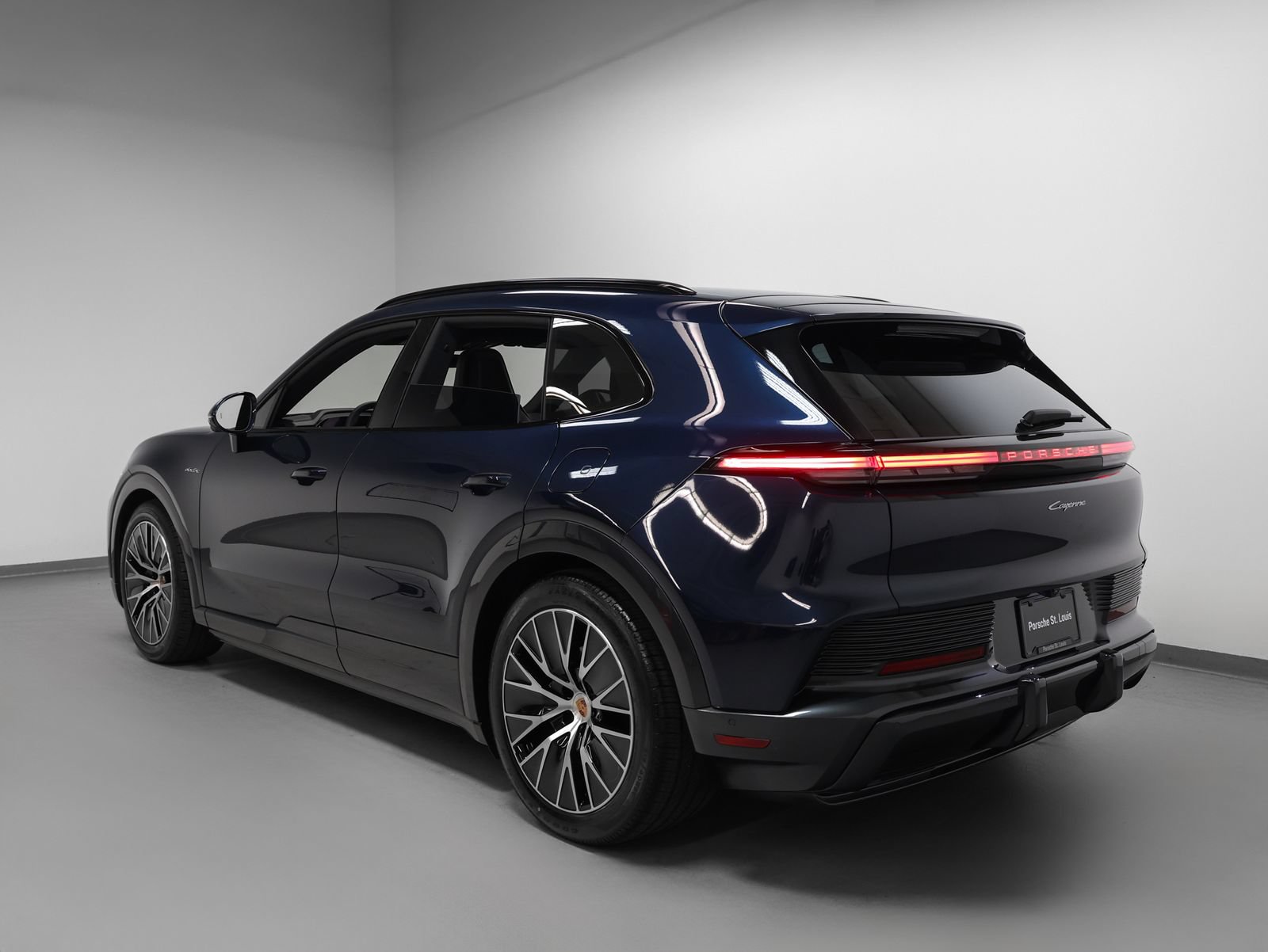 New 2026 Porsche Cayenne Coupe AWD/4WD image 3