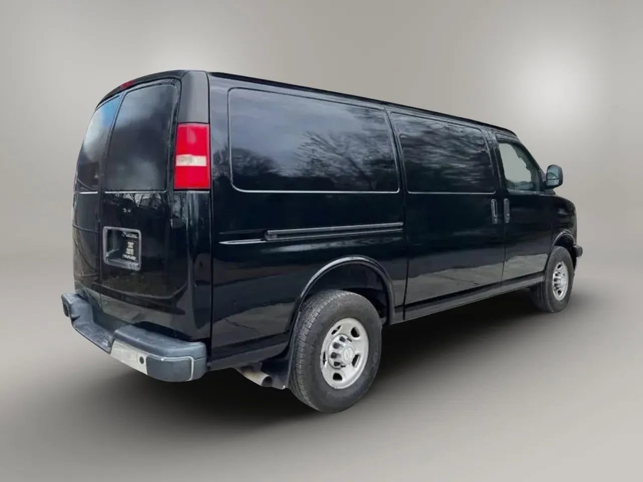 Used 2019 Chevrolet Express 2500 w/ Driver Convenience Package RWD image 8