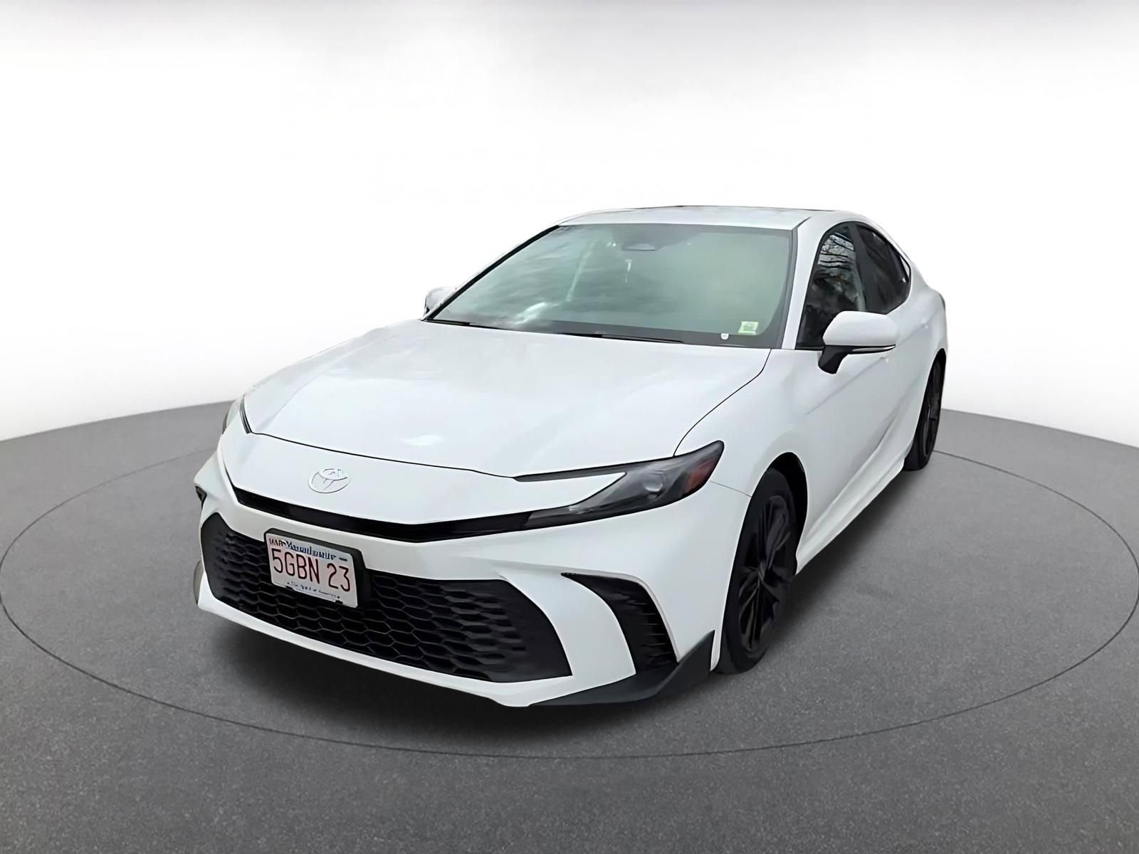 Used 2025 Toyota Camry SE FWD image 7