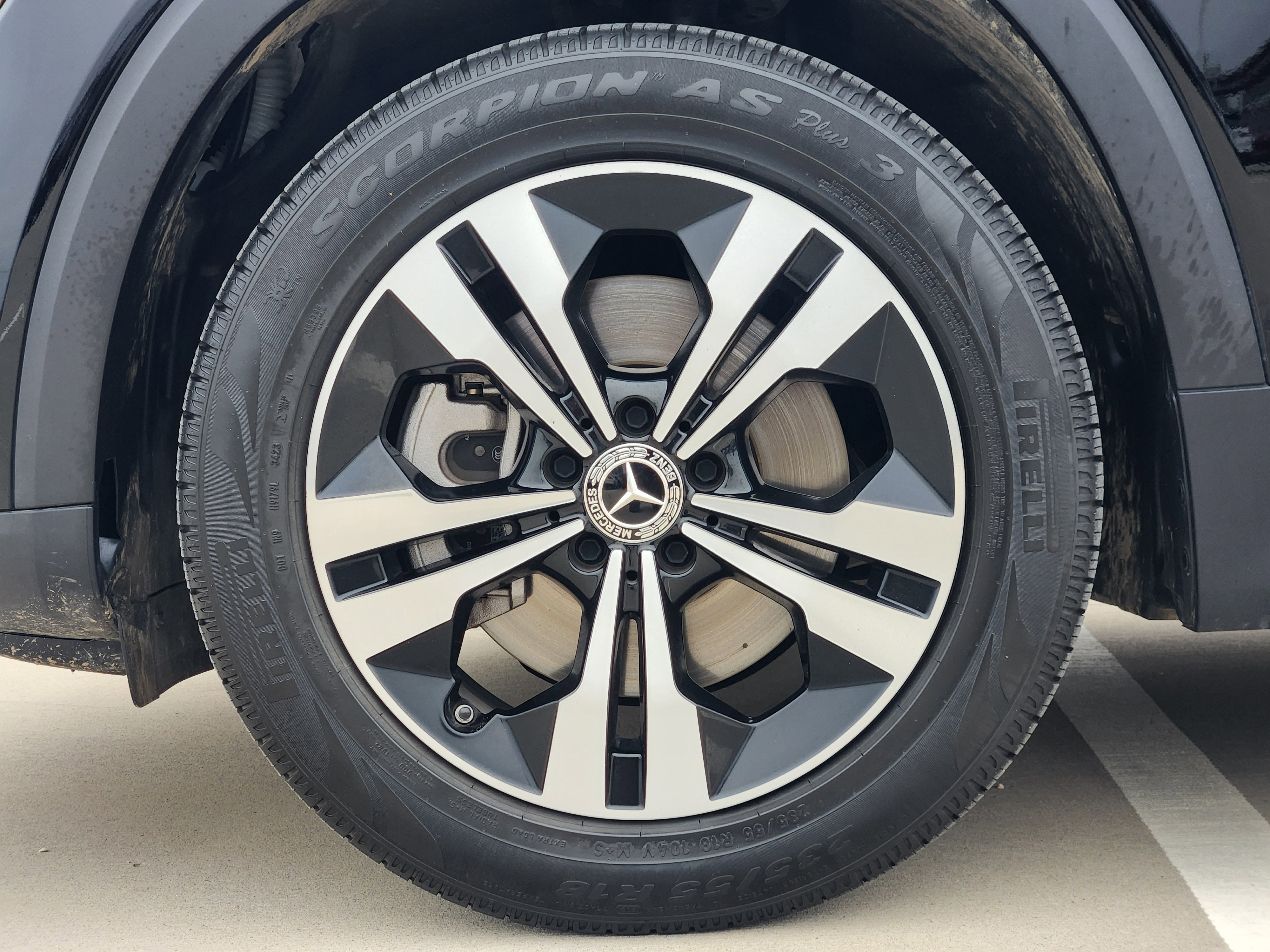 Used 2024 Mercedes-Benz GLB 250 4MATIC image 11