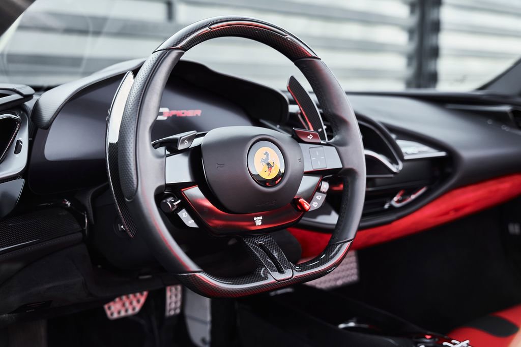 Used 2024 Ferrari SF90 Spider image 45