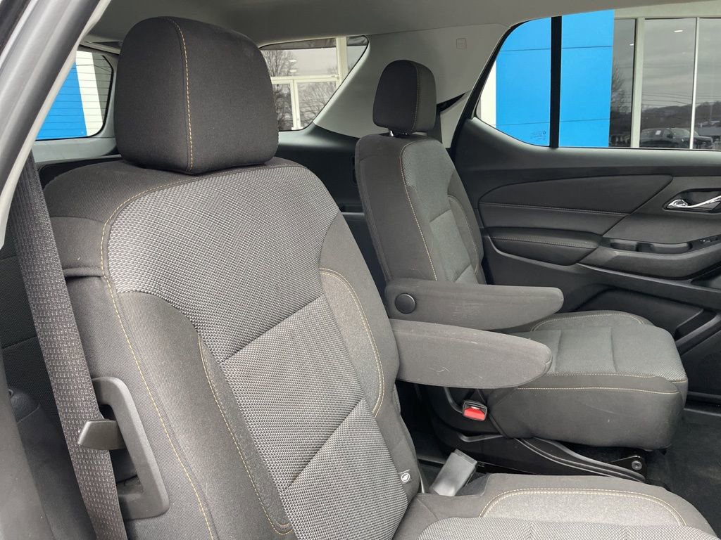 Used 2021 Chevrolet Traverse LT w/ LPO, Floor Liner Package image 32