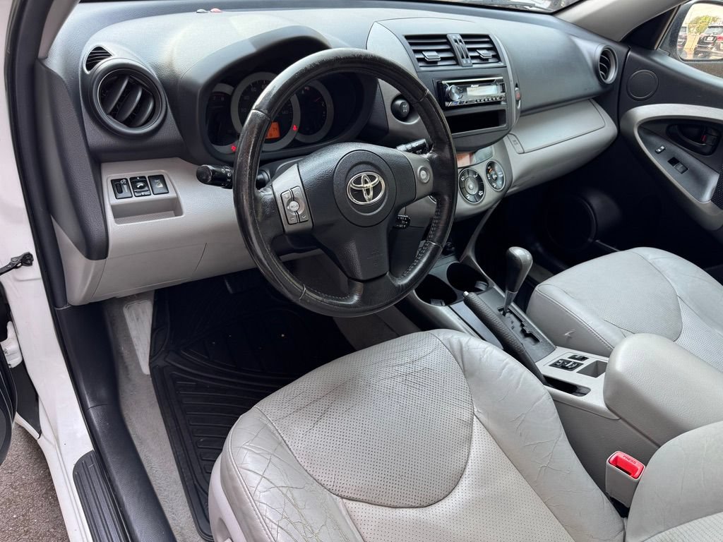 Used 2011 Toyota RAV4 Limited AWD/4WD image 10