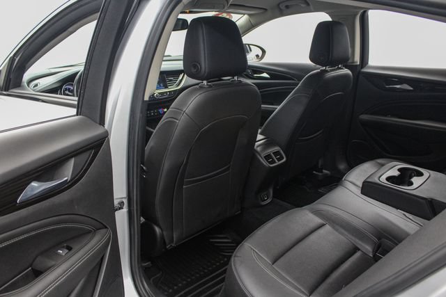 Used 2018 Buick Regal Essence FWD image 20