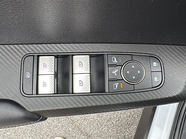 Used 2025 Mitsubishi Outlander SE FWD image 30