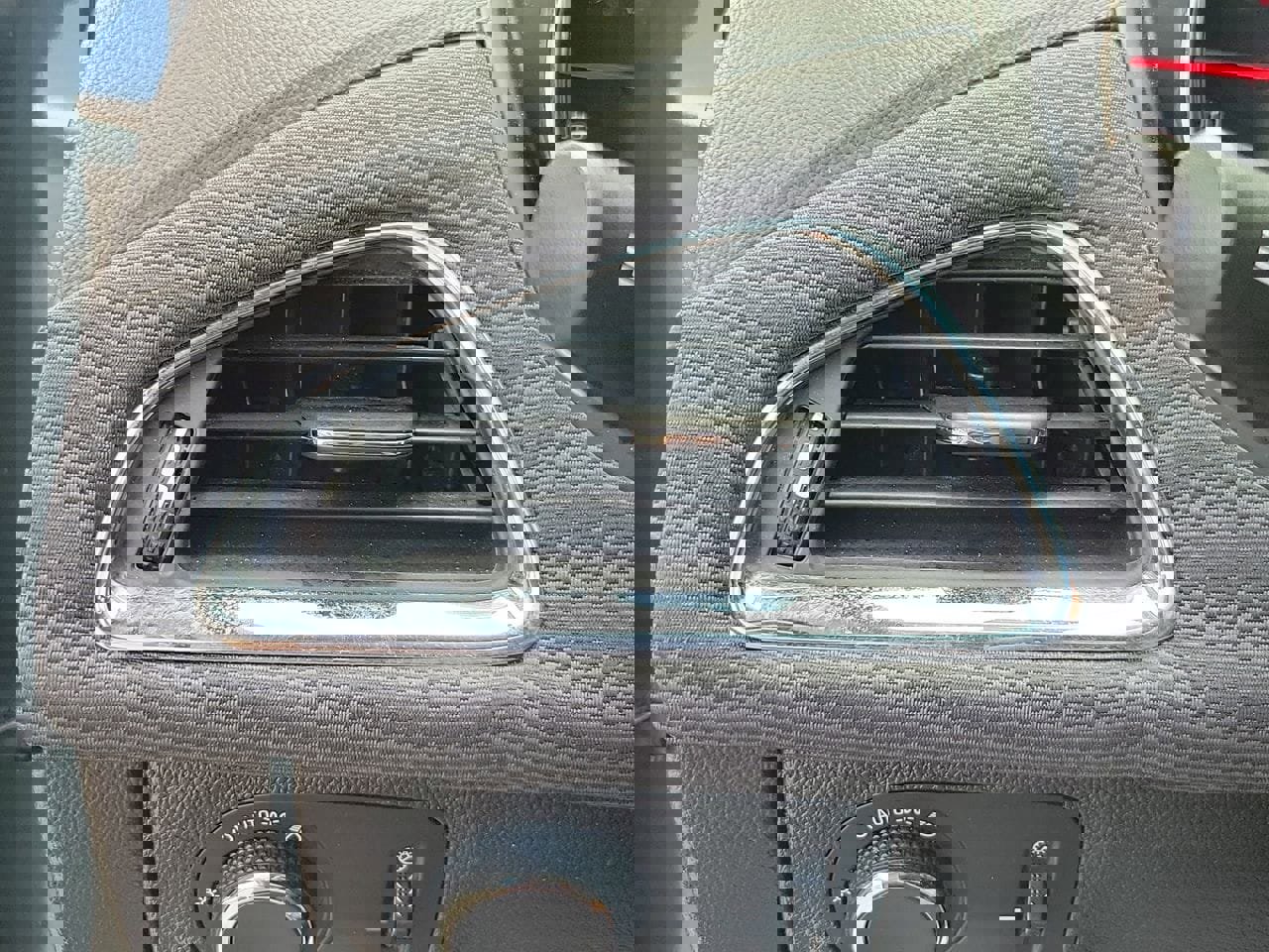 Used 2019 Chevrolet Cruze LT w/ Convenience Package image 30