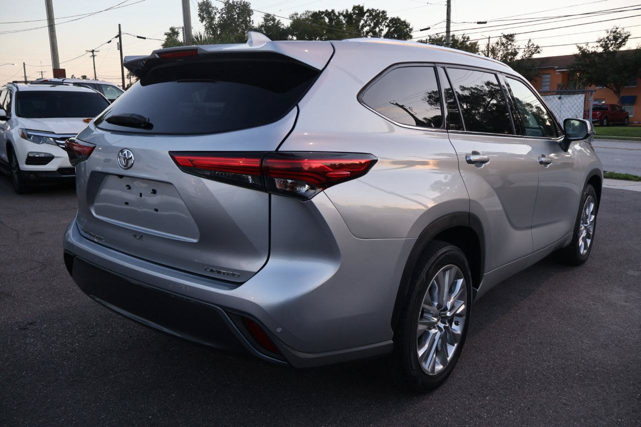 Used 2020 Toyota Highlander Limited FWD image 4