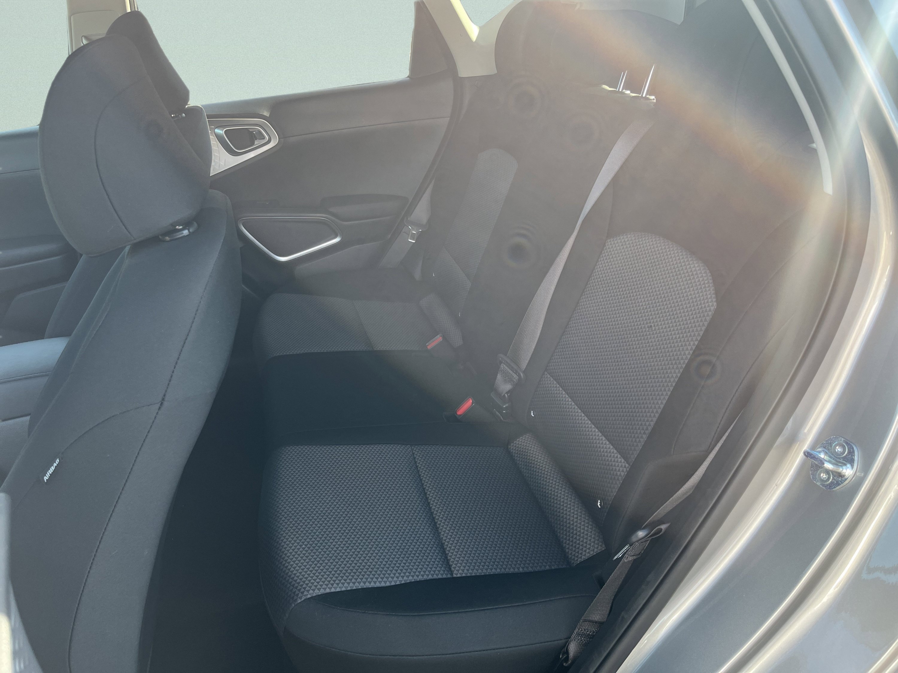 Used 2025 Kia Soul LX w/ LX Technology Package FWD image 28