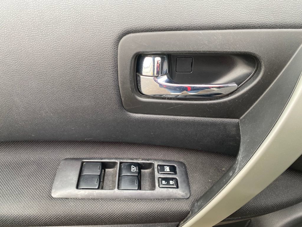 Used 2015 Nissan Rogue S image 12